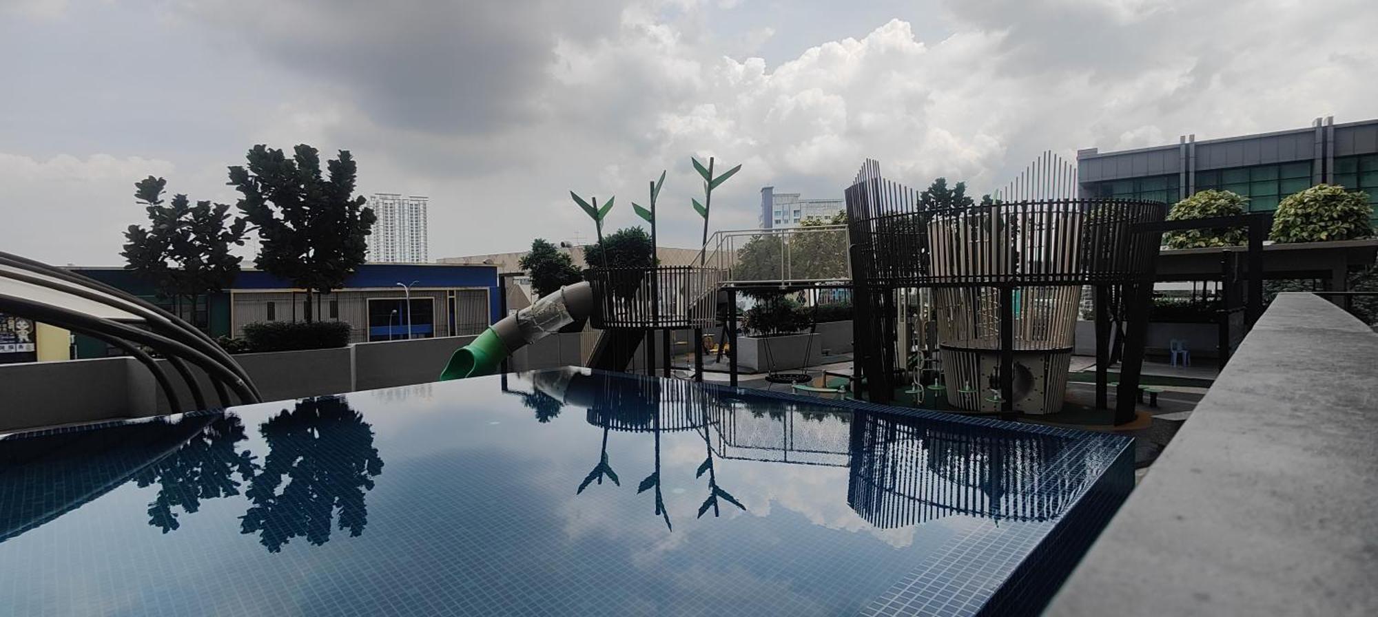 Thr1 Cozy With Netflix At Skytrees Bukit Indah Pangsapuri Johor Bahru